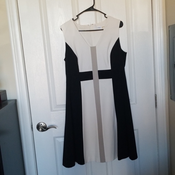 Calvin Klein - Picture 1 of 3